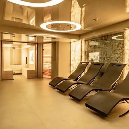 Luxury Rich 3 *