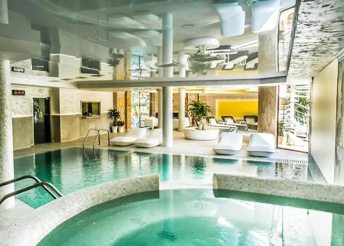 Lägenhet Luxury Rich 3 *